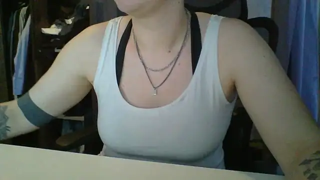 Snapshot of Geileboef28 chatting on 04/08/26, 05:07 Geileboef28 online show from 04/08/26, 05:07