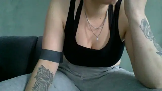 Snapshot of Geileboef28 chatting on 04/20/26, 03:37 Geileboef28 online show from 04/20/26, 03:37