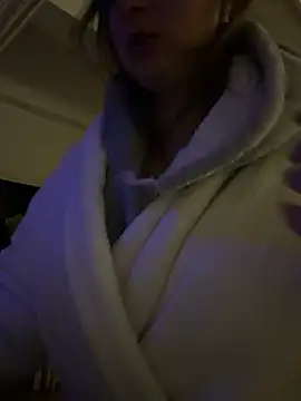 Snapshot of Frenchgirl45 chatting on 04/04/26, 10:40 Frenchgirl45 online show from 04/04/26, 10:40