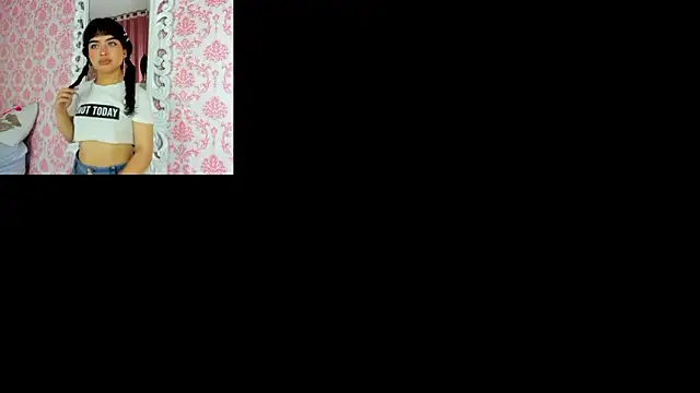 Snapshot of Mai_Rouse chatting on 02/19/26, 12:01 Mai Rouse online show from 02/19/26, 12:01