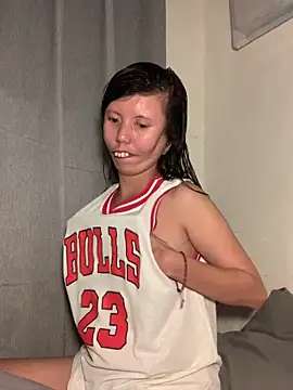 Snapshot of lady_moon09 chatting on 02/25/26, 01:32 lady moon09 online show from 02/25/26, 01:32