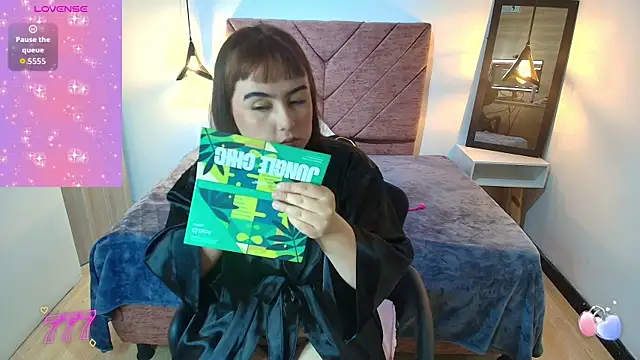 Sofi Blake   online show from 04/08/26, 12:49