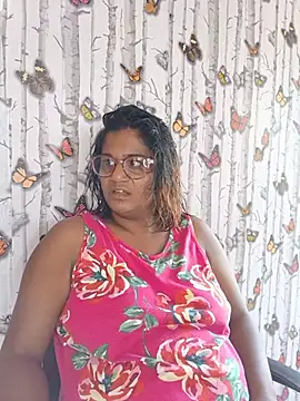 indianstrawberrylips4u online show from 05/24/26, 10:09