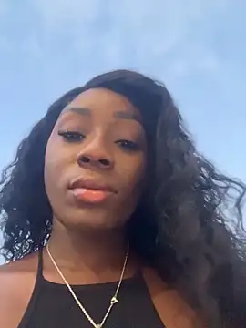 Snapshot of ZarahFerreira chatting on 05/27/26, 11:24 ZarahFerreira online show from 05/27/26, 11:24