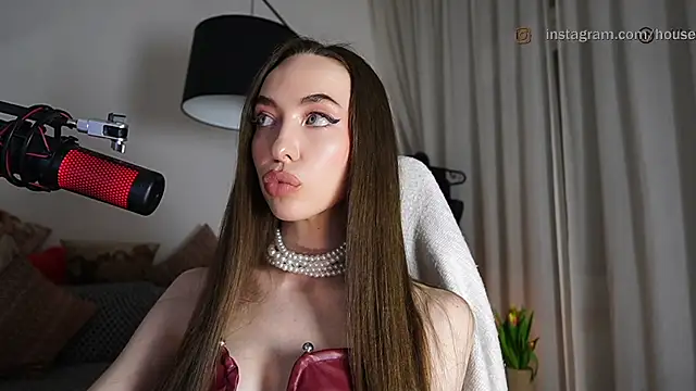 Snapshot of supreme_dominatrix chatting on 04/24/26, 09:06 supreme dominatrix online show from 04/24/26, 09:06