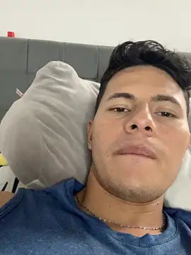 Snapshot of 19daniboy chatting on 04/28/26, 10:26 19daniboy online show from 04/28/26, 10:26