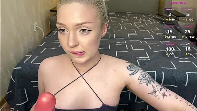 Snapshot of creampiiee chatting on 03/14/26, 04:01 creampiiee online show from 03/14/26, 04:01