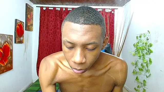 milo018 online show from 04/17/26, 08:34