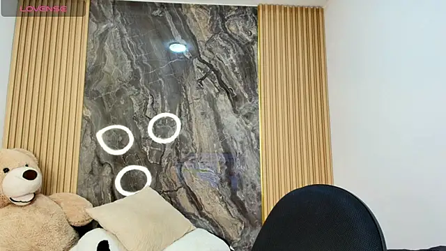 scarlett lumi online show from 04/18/26, 11:47