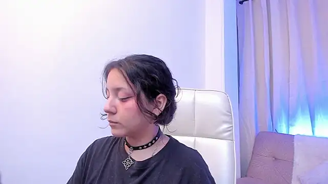 Chloe Noire online show from 04/07/26, 12:49