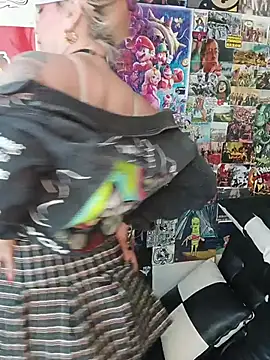 Snapshot of lady_polka chatting on 02/25/26, 05:44 lady polka online show from 02/25/26, 05:44