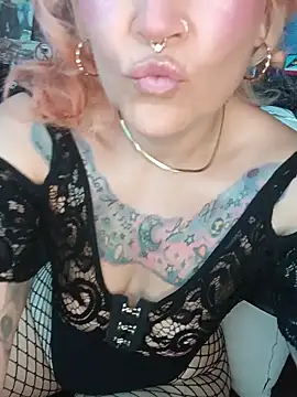 Snapshot of lady_polka chatting on 03/02/26, 06:04 lady polka online show from 03/02/26, 06:04