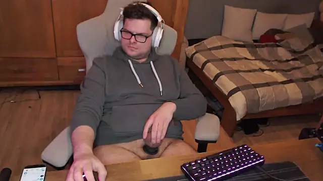 Whyteshadow4235 online show from 02/17/26, 10:38