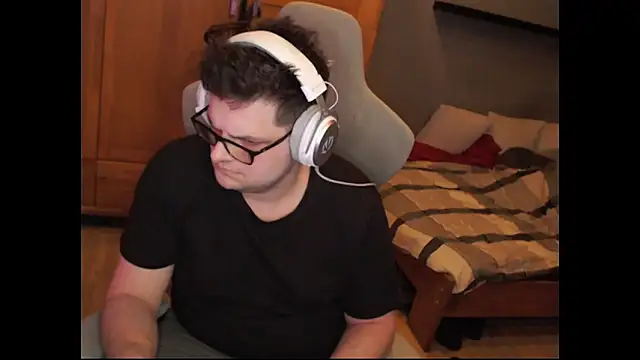 Whyteshadow4235 online show from 02/23/26, 07:11