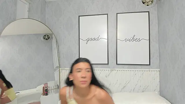 Snapshot of beautydoll18_ chatting on 03/17/26, 10:18 beautydoll18 online show from 03/17/26, 10:18