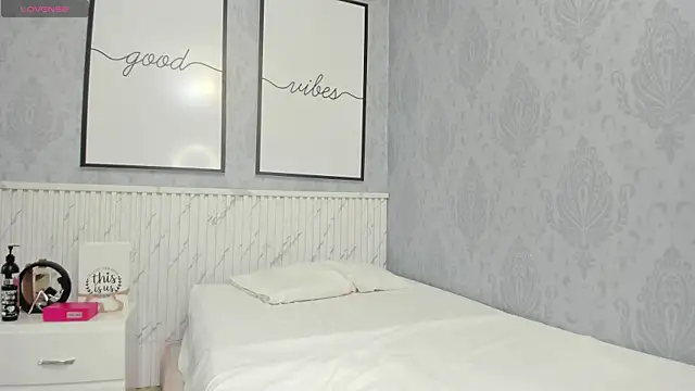 Snapshot of beautydoll18_ chatting on 04/07/26, 10:26 beautydoll18 online show from 04/07/26, 10:26