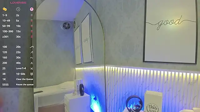 Snapshot of beautydoll18_ chatting on 04/13/26, 11:27 beautydoll18 online show from 04/13/26, 11:27