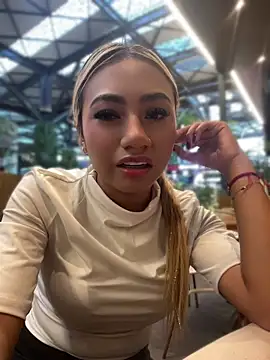 Dulce Sofi  online show from 07/14/26, 10:37