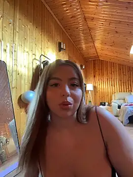 Snapshot of AnessaXrose chatting on 03/13/26, 01:40 AnessaXrose online show from 03/13/26, 01:40