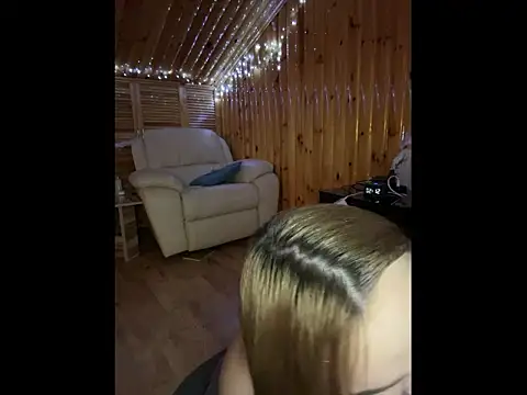 Snapshot of AnessaXrose chatting on 04/02/26, 11:13 AnessaXrose online show from 04/02/26, 11:13