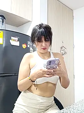 Snapshot of Cami_carvajal chatting on 04/23/26, 12:01 Cami carvajal online show from 04/23/26, 12:01