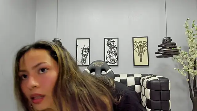 Snapshot of CAAMII_SWEETT chatting on 03/06/26, 07:43 CAAMII SWEETT online show from 03/06/26, 07:43