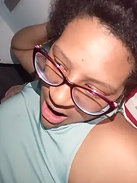 Snapshot of gigiblue89 chatting on 03/29/26, 08:42 gigiblue89 online show from 03/29/26, 08:42