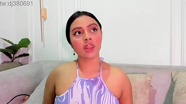 DulceQueen1 online show from 04/08/26, 12:16