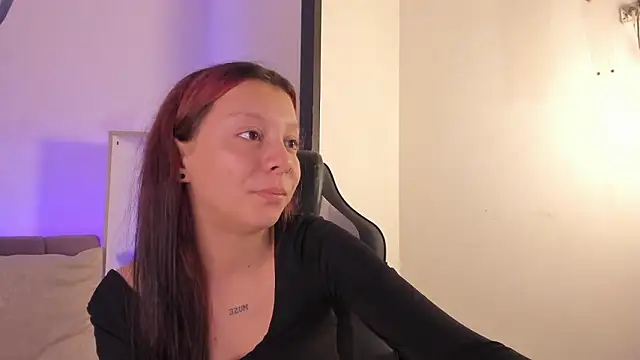 Snapshot of MelLove_ chatting on 02/22/26, 08:18 MelLove online show from 02/22/26, 08:18