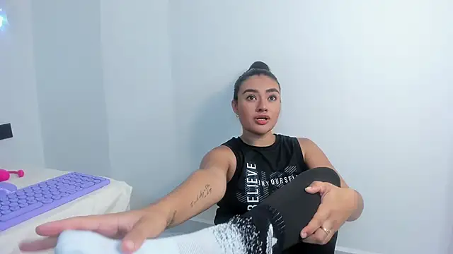 Snapshot of MiaFox_mml chatting on 03/04/26, 08:26 MiaFox mml online show from 03/04/26, 08:26