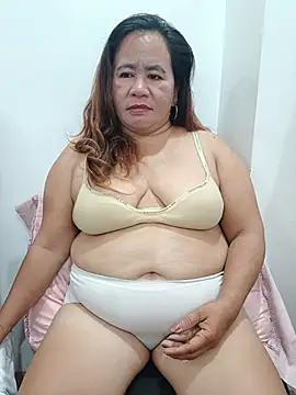 Snapshot of mature_l0ve43 chatting on 06/28/26, 01:22 mature l0ve43 online show from 06/28/26, 01:22