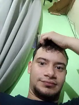 Snapshot of alejo1405m chatting on 04/28/26, 10:59 alejo1405m online show from 04/28/26, 10:59