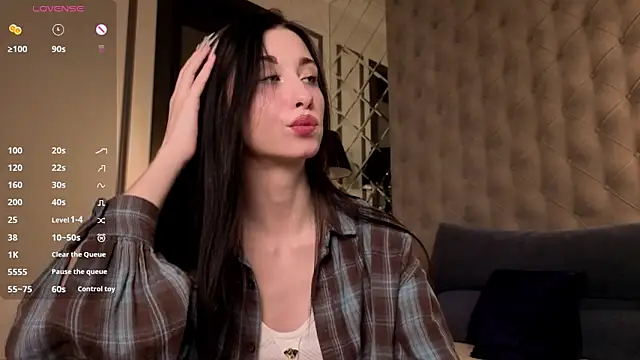 MiguelinaRasmuson online show from 04/17/26, 11:02