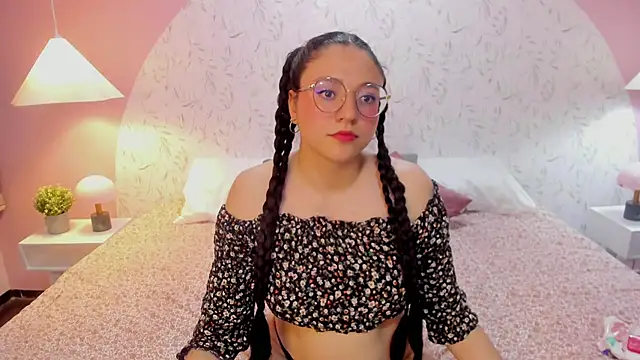 Snapshot of Angelie_Rosebrm chatting on 03/03/26, 12:17 Angelie Rosebrm online show from 03/03/26, 12:17