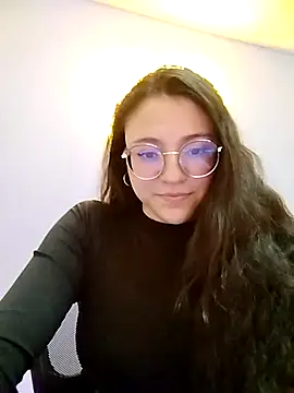 Snapshot of Angelie_Rosebrm chatting on 03/10/26, 02:16 Angelie Rosebrm online show from 03/10/26, 02:16