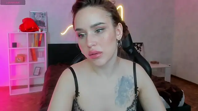 Snapshot of tina_xx_tina chatting on 02/20/26, 06:26 tina xx tina online show from 02/20/26, 06:26