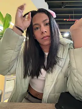 Snapshot of Katerinmm chatting on 03/04/26, 02:45 Katerinmm online show from 03/04/26, 02:45