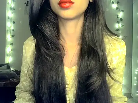 Snapshot of SIKSHA_SINGH chatting on 04/01/26, 04:37 SIKSHA SINGH online show from 04/01/26, 04:37