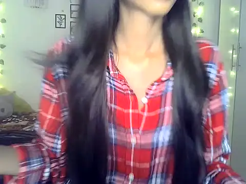 Snapshot of SIKSHA_SINGH chatting on 04/02/26, 04:04 SIKSHA SINGH online show from 04/02/26, 04:04