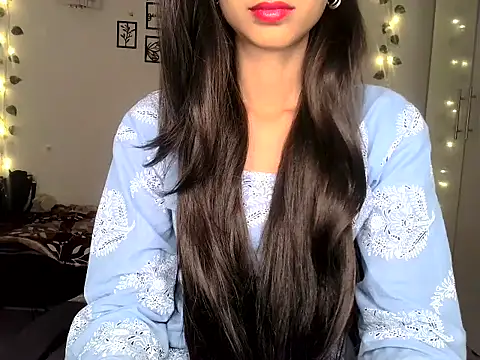 Snapshot of SIKSHA_SINGH chatting on 04/05/26, 05:54 SIKSHA SINGH online show from 04/05/26, 05:54