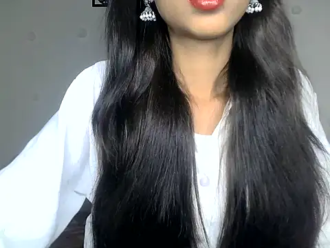 Snapshot of SIKSHA_SINGH chatting on 04/26/26, 07:00 SIKSHA SINGH online show from 04/26/26, 07:00