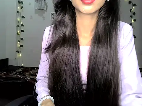 SIKSHA SINGH online show from 07/22/26, 06:00
