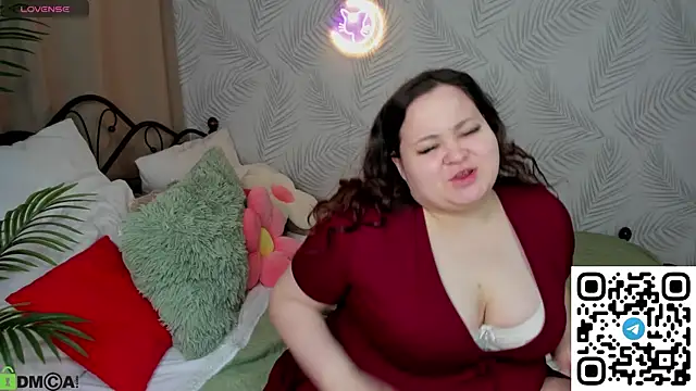 Snapshot of MoonlitAdele chatting on 03/22/26, 09:23 MoonlitAdele online show from 03/22/26, 09:23