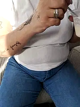 Emma12117 online show from 03/12/26, 09:48