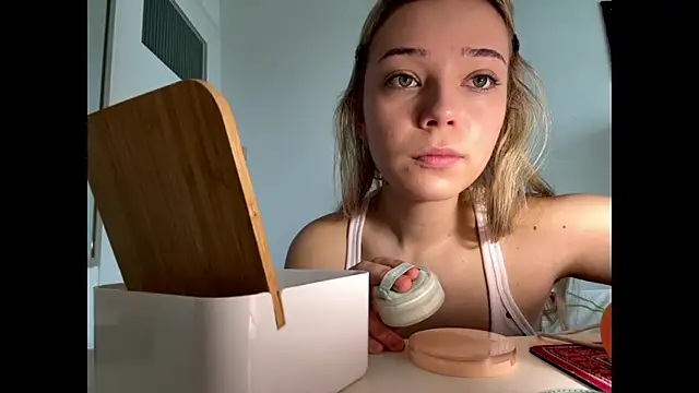 Snapshot of SourMidday chatting on 03/09/26, 08:07 SourMidday online show from 03/09/26, 08:07