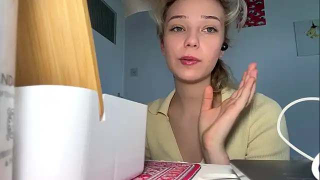 Snapshot of SourMidday chatting on 03/14/26, 08:09 SourMidday online show from 03/14/26, 08:09