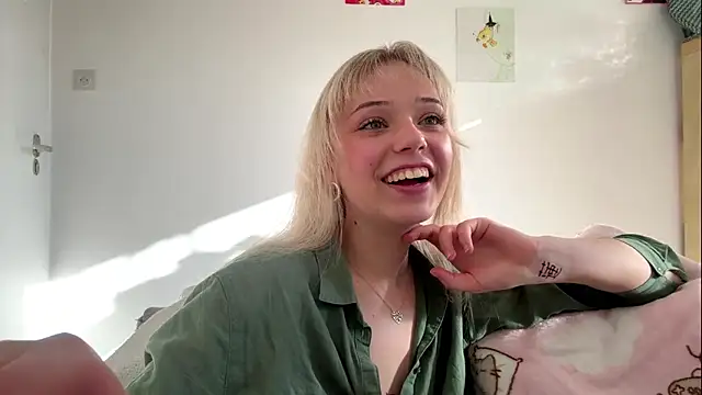 Snapshot of SourMidday chatting on 03/18/26, 03:37 SourMidday online show from 03/18/26, 03:37