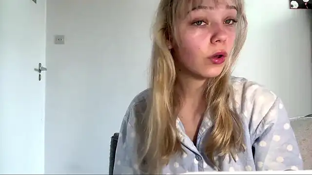 Snapshot of SourMidday chatting on 03/23/26, 09:35 SourMidday online show from 03/23/26, 09:35