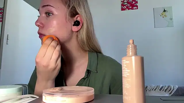 Snapshot of SourMidday chatting on 04/08/26, 07:08 SourMidday online show from 04/08/26, 07:08