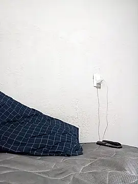 Snapshot of JoniXxX_ chatting on 04/09/26, 09:09 JoniXxX online show from 04/09/26, 09:09